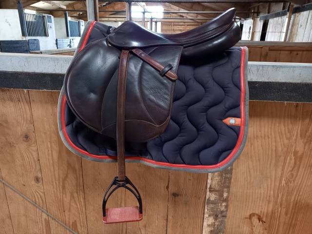 Sella da salto ostacoli Voltaire Design  17.5" - 2014