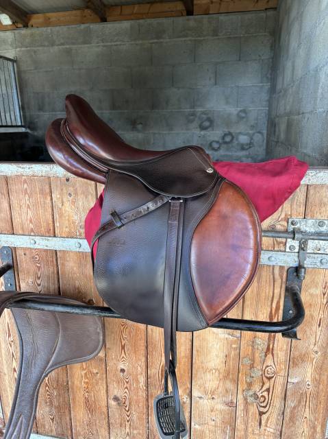 Sella da salto ostacoli CWD  17.5" - 2018