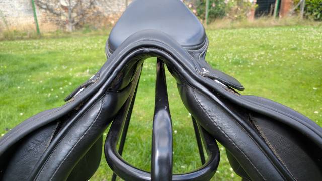 Sella da salto ostacoli Eric Thomas  17" - 2017