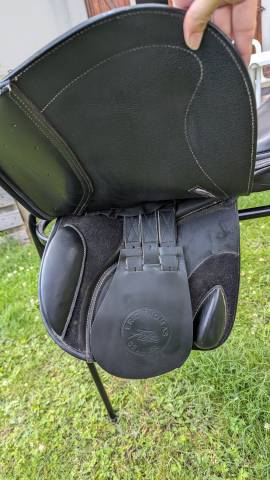 Sella da salto ostacoli Eric Thomas  17" - 2017