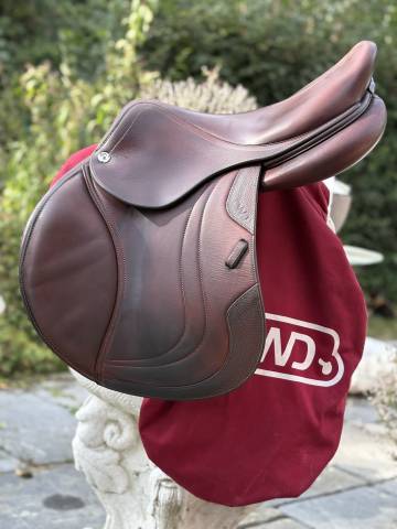 Sella da salto ostacoli CWD  17" - 2019