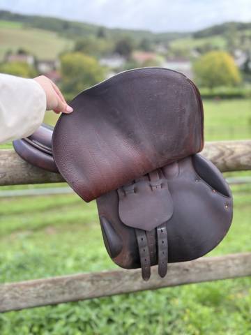 Sella da salto ostacoli Butet  17.5" - 2018