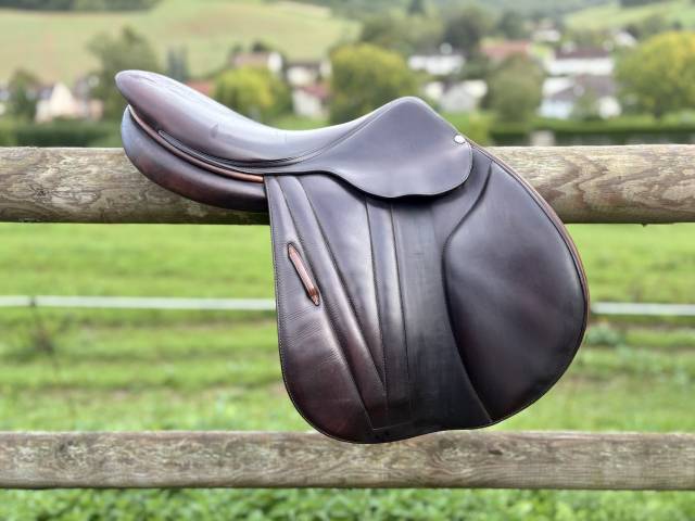 Sella da salto ostacoli Butet  17.5" - 2018