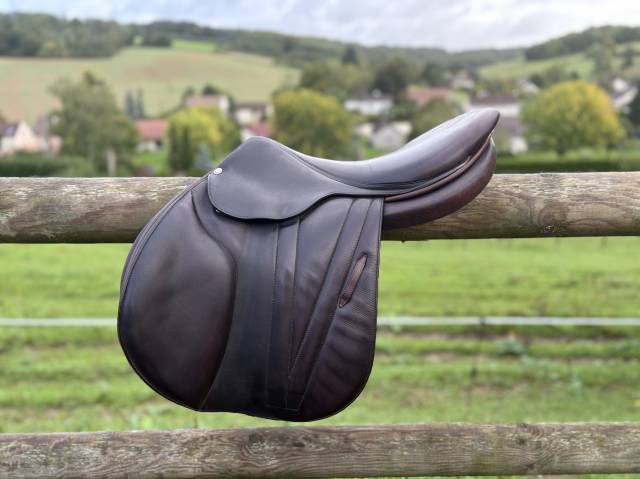 Sella da salto ostacoli Butet  17.5" - 2018