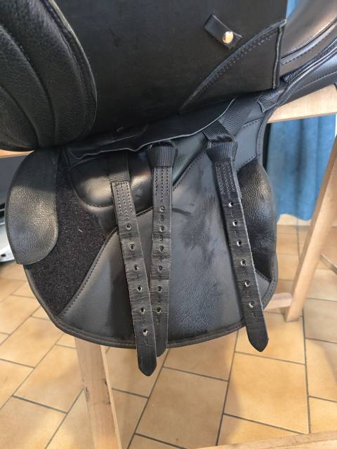 Sella da salto ostacoli Thorowgood   17.5" - 2020