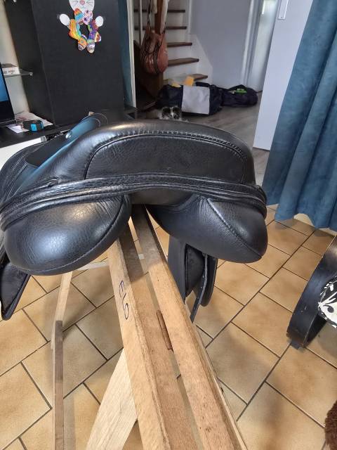 Sella da salto ostacoli Thorowgood   17.5" - 2020