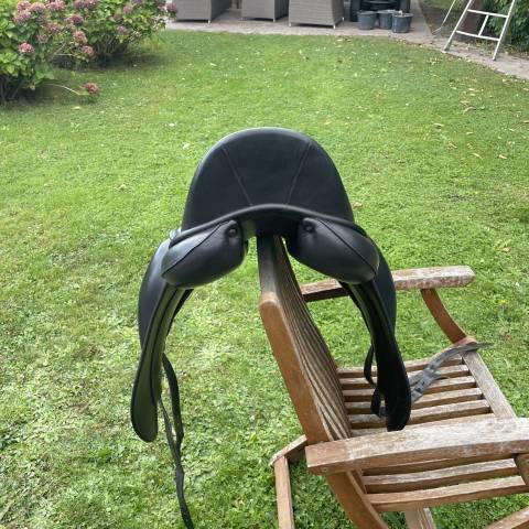 Sella da dressage Childeric  18" - 2017