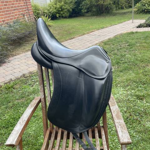 Sella da dressage Childeric  18" - 2017