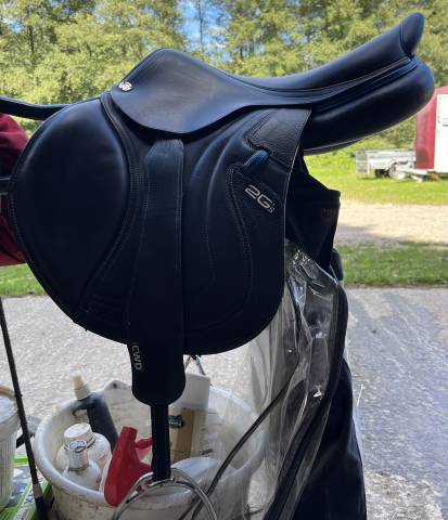 Sella da salto ostacoli CWD  17" - 2023