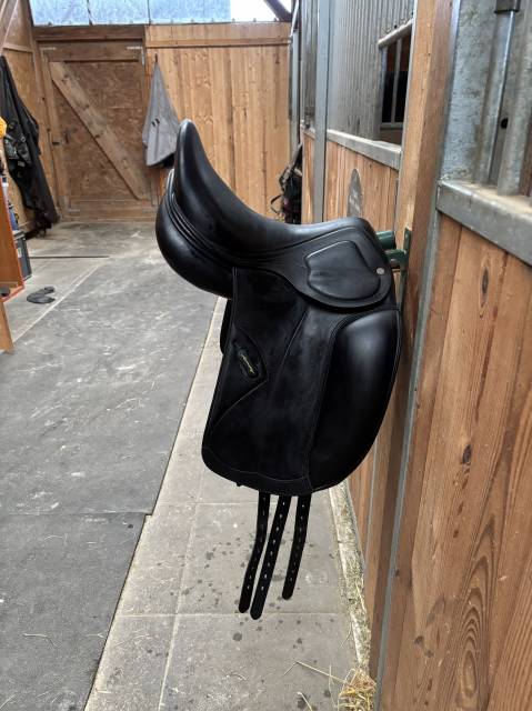 Sella da dressage Amerigo  17" - 2021