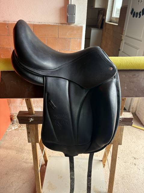 Sella da dressage Voltaire Design  17" - 2019