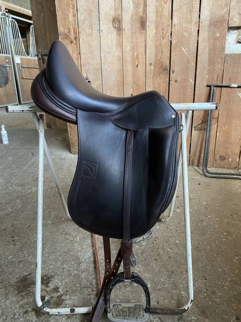 Sella da dressage Childeric  17.5" - 2022