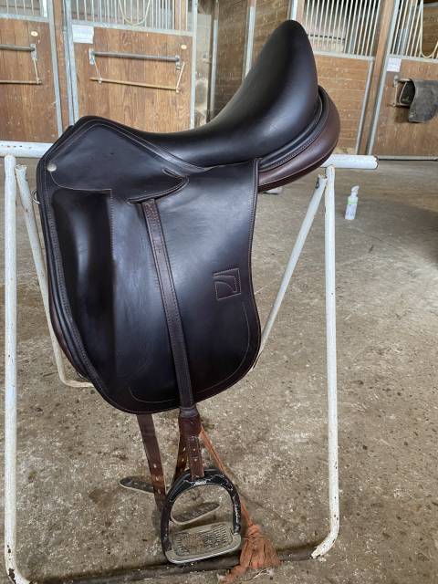 Sella da dressage Childeric  17.5" - 2022