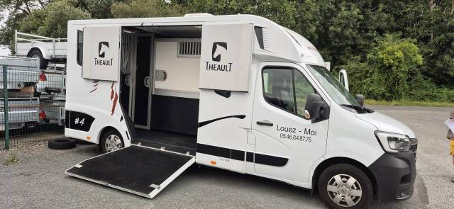 Van per Cavalli Renault  2023 Occasione