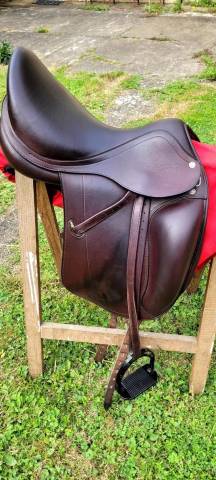Sella da dressage Equipe  17" - 2021