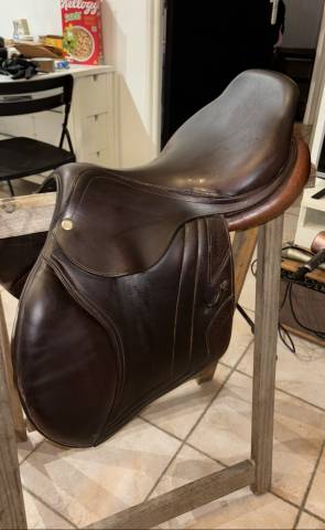 Sella da salto ostacoli CWD  17.5" - 2013