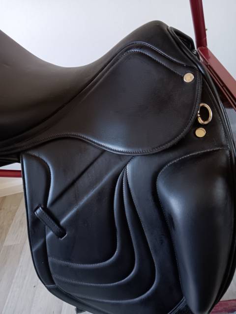 Sella da dressage Eric Thomas  17" - 2023