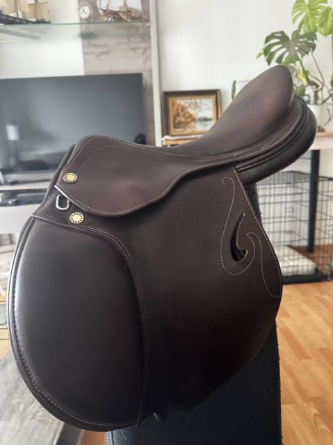 Sella da salto ostacoli Prestige Italia  17" - 2020