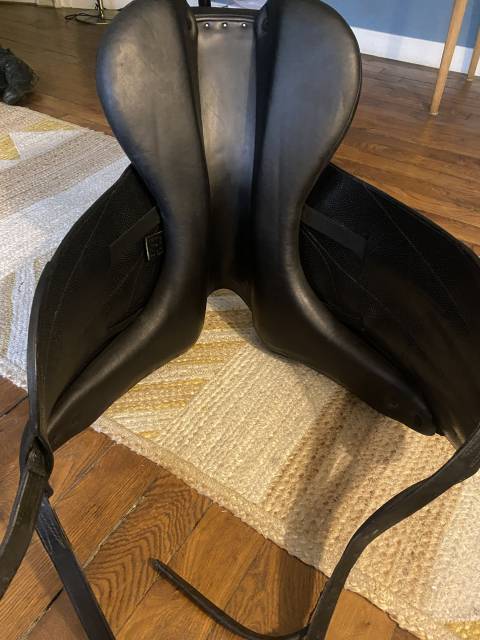 Sella da dressage Forestier  17.5" - 2023