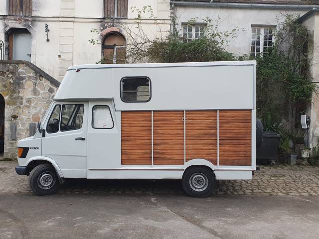 Van per Cavalli Mercedes Mercedes 307 D 1984 Occasione