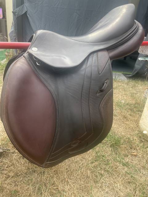 Sella da salto ostacoli CWD SE03 17" - 2011