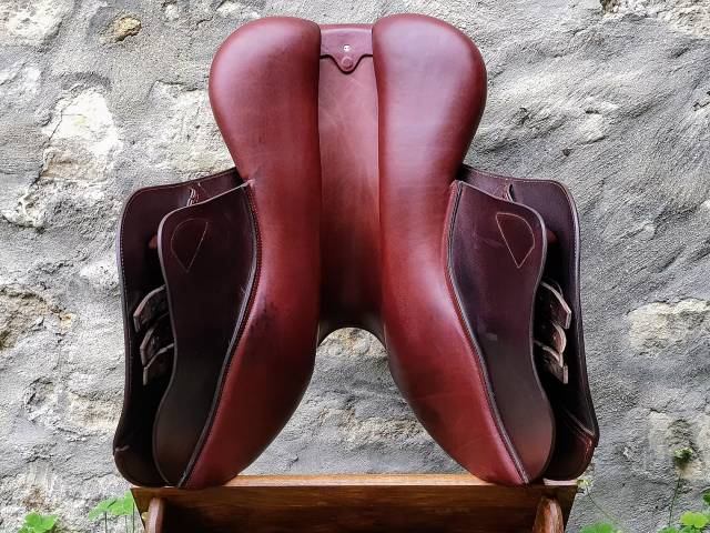 Sella da salto ostacoli CWD  17" - 2022