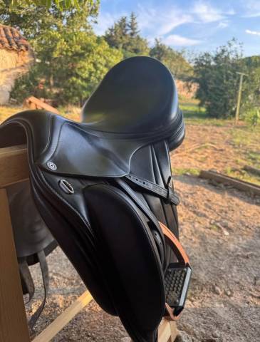 Sella da dressage Equipe  17.5" - 2022