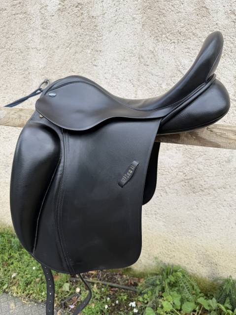 Sella da dressage Euroriding Titan II 18" - 2014