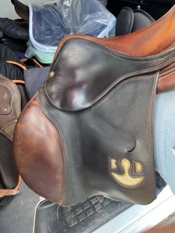 Sella da salto ostacoli Delgrange  17.5" - 2015