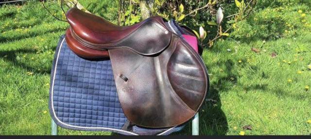 Sella da salto ostacoli CWD  18" - 2015