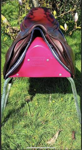 Sella da salto ostacoli CWD  18" - 2015