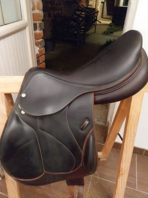 Sella da salto ostacoli Devoucoux  18" - 2019