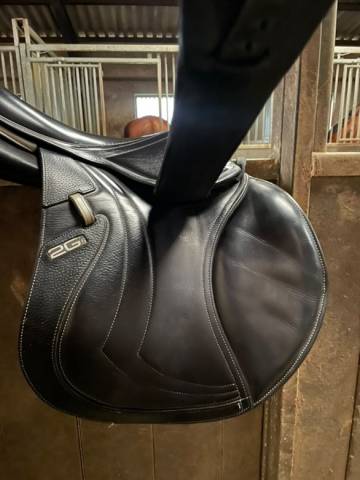 Sella da salto ostacoli CWD  17" - 2021