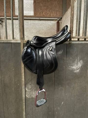 Sella da salto ostacoli CWD  17" - 2021