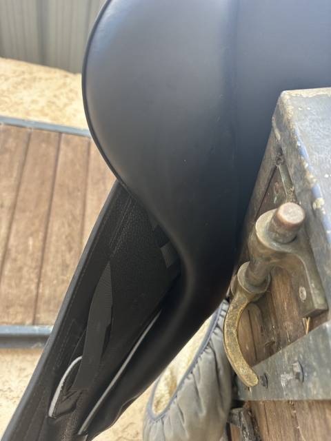 Sella da dressage Childeric  17" - 2025