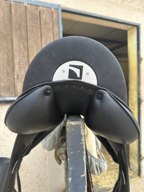 Sella da dressage Childeric  17" - 2025