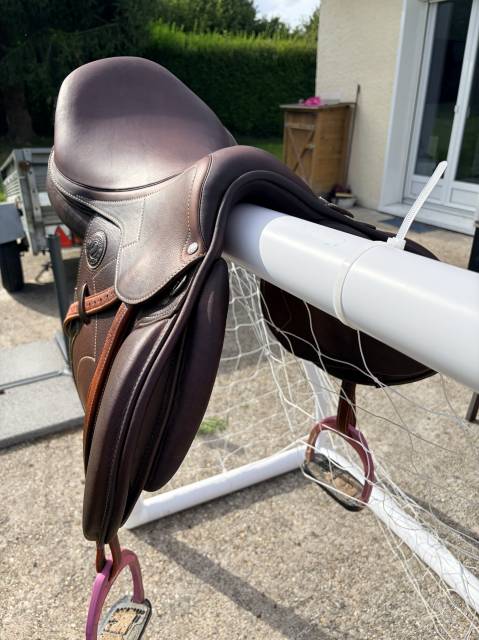 Sella da salto ostacoli Antarès  18" - 2025