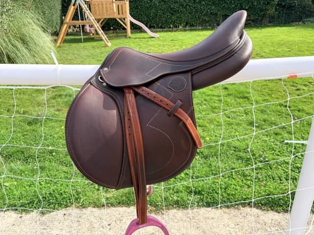 Sella da salto ostacoli Antarès  18" - 2025