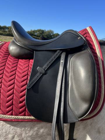 Sella da dressage Henri de Rivel  17" - 2013