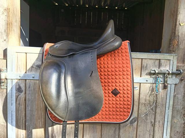 Sella da dressage Ikonic Pro 16.5" - 2014