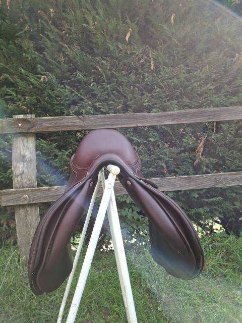 Sella da salto ostacoli Antarès  17" - 2022