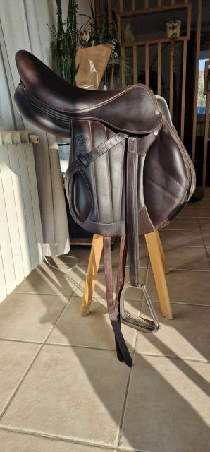 Sella da salto ostacoli Forestier  17.5" - 2022