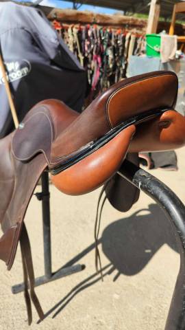 Sella da cross Ikonic  17" - 2024