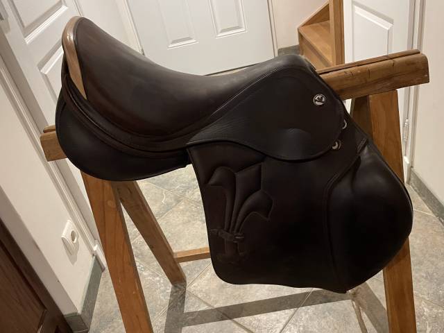 Sella da salto ostacoli Prestige Italia Arrezo 17" - 2010