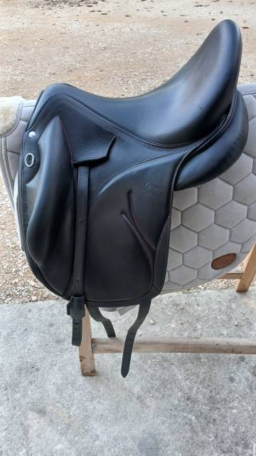 Sella da dressage Devoucoux  17" - 2021
