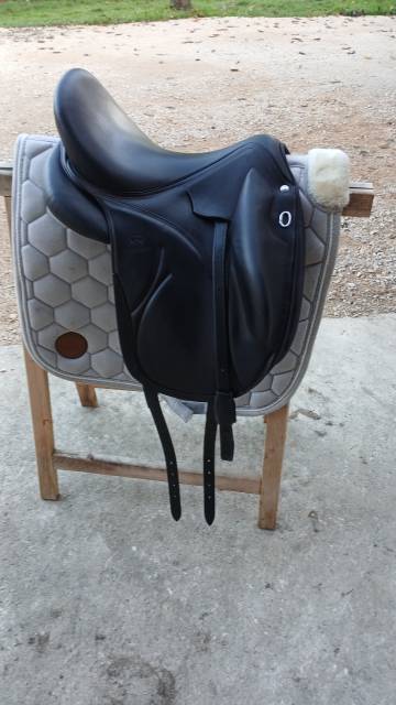 Sella da dressage Devoucoux  17" - 2021