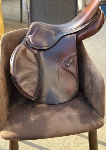 Sella da salto ostacoli Amerigo  17.5" - 2017