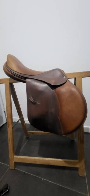 Sella da salto ostacoli Devoucoux  17.5" - 2009