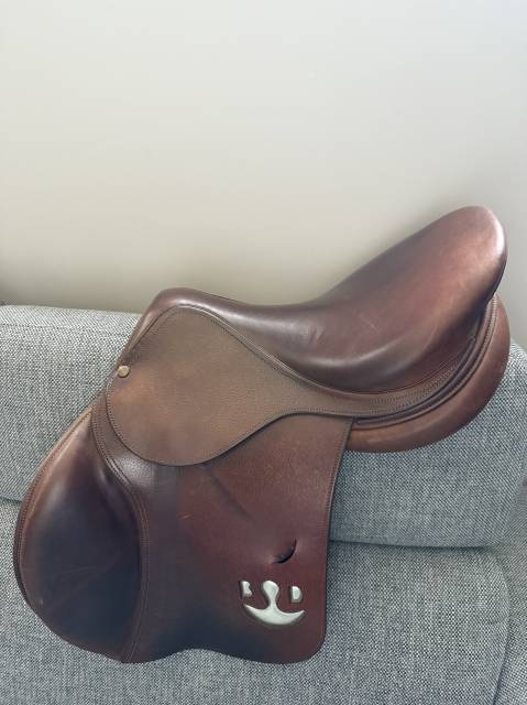 Sella da salto ostacoli Delgrange  17.5" - 2023