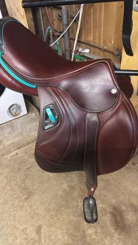 Sella da salto ostacoli CWD 2 GS Mademoiselle Se41 17.5" - 2025